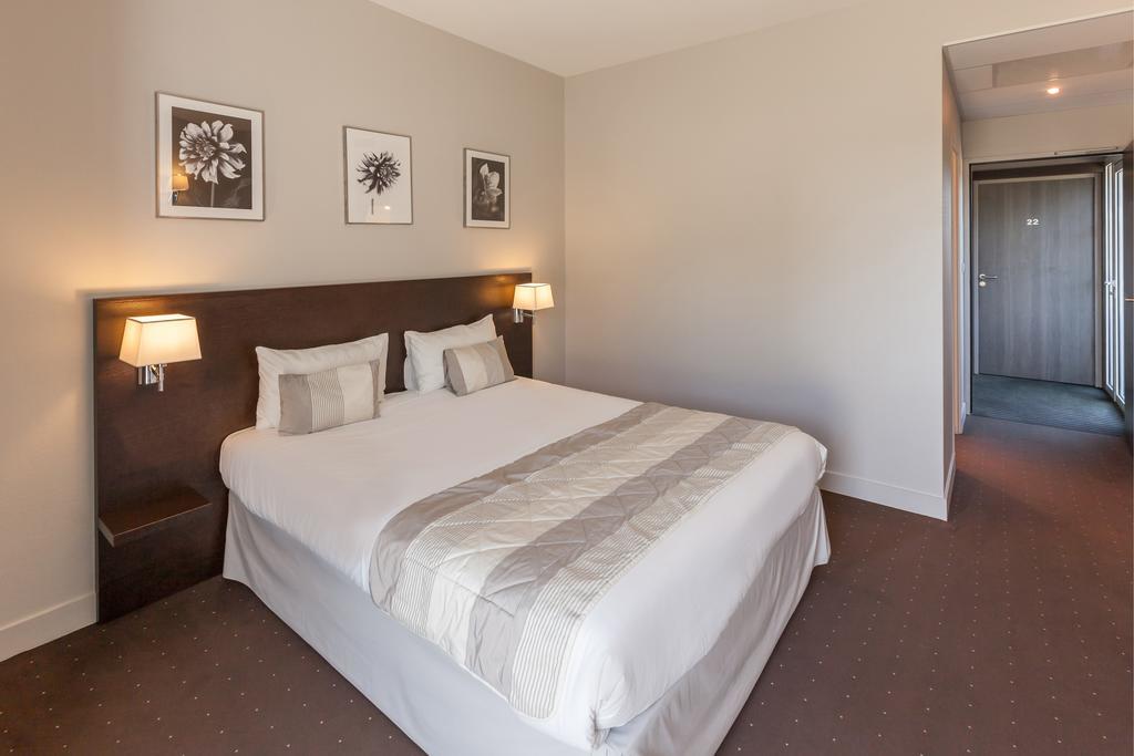 Hotel Alienor 랑공 객실 사진